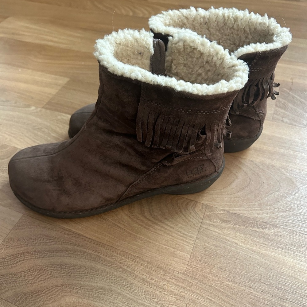 UGG Leather Suede Brown Ankle Boots with Fringe - Picture 5 of 9